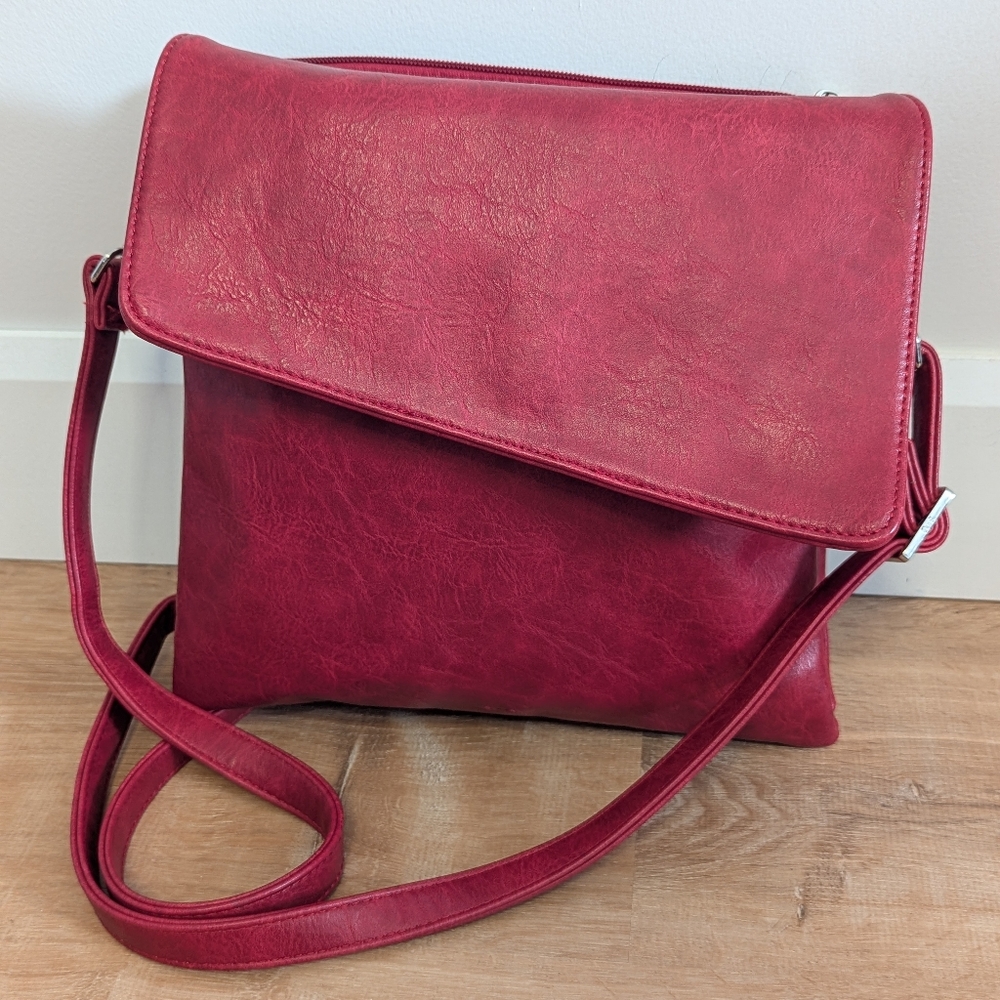 S.Q Vegan Leather Luna Crossbody In Cherry Red 🍒